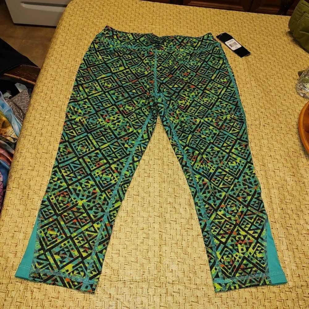 New Mambo Aqua Oasis Cropped Leggings Size Girl's 14